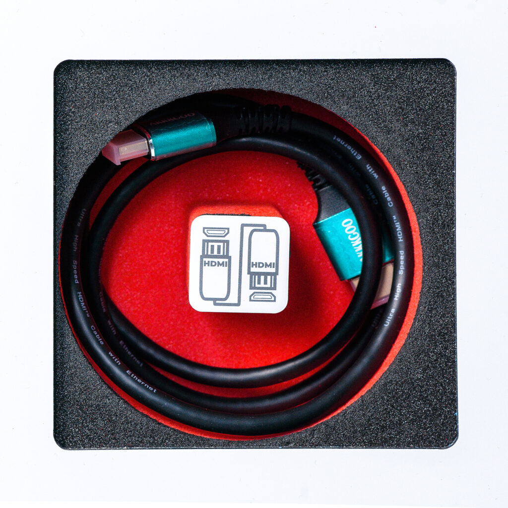 AV-Kabel zugeschnitten